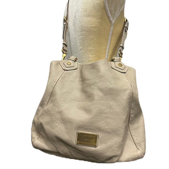 EUC Marc Jacobs Large Q FRAN BAG Cream Pebble Leather Brass Hardware Crossbody - Picture 2 of 16